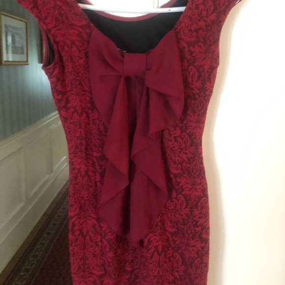 Windsor red lace dress - Picture 2 of 3